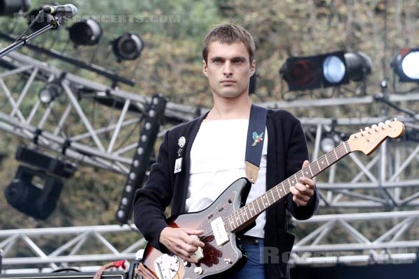 FRANCOIS AND THE ATLAS MOUNTAIN - 2011-08-28 - SAINT CLOUD - Domaine National - Scene de l'Industrie - 